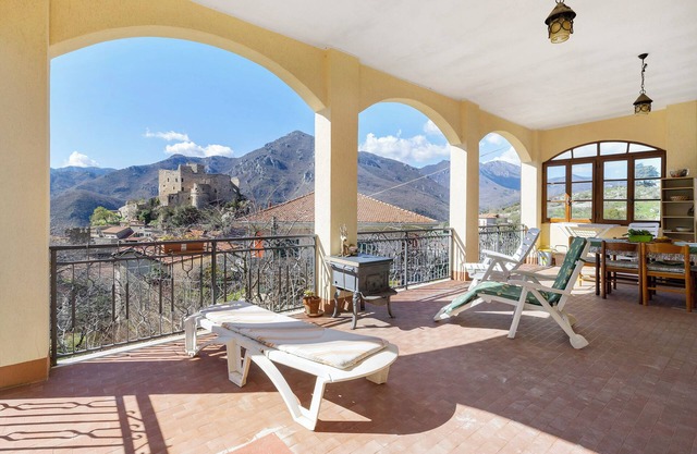 Ferienwohnung 'Panorama Medievale' mit Bergblick, privater Terrasse und WLAN