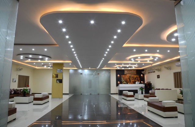 Das Hotel Mariya International befindet sich in Bodhgaya, in der Nähe des Karmapa-Tempels.
