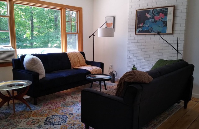 Quiet Family Retreat2 Bedrooms/1 Bath/2 Living RoomsW/D8 minutes to Okemo