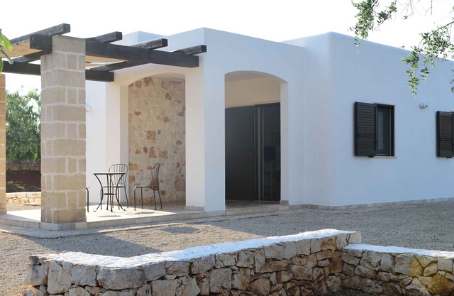 - DER GERICHTSHOF VON TRULLI- "VILLA ORIGANO"