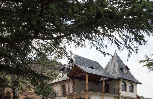 ITACA --- Esera House