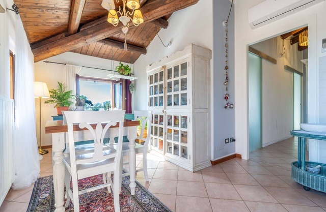 Italian Experience- Shabby Sea Apartment