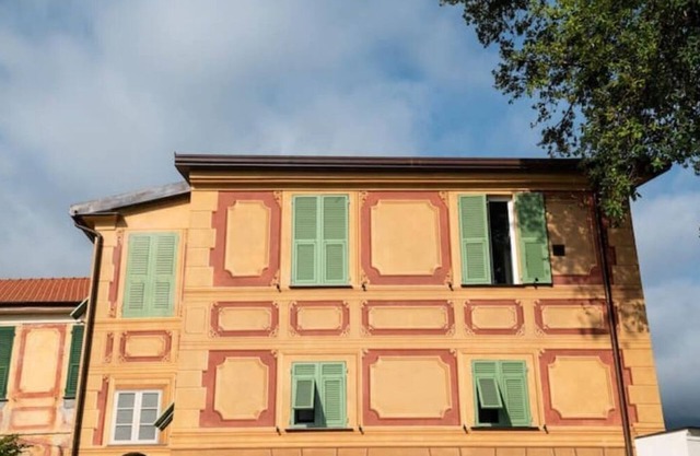 Italian Riviera Estate Apartment, Countryside Luxury Just Steps from the Sea