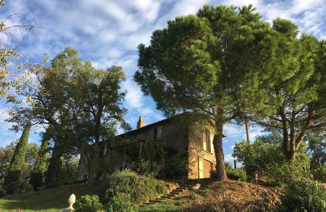 Italienische Villa mit Pool und herrlichem Blick über das Tal des Tiber.