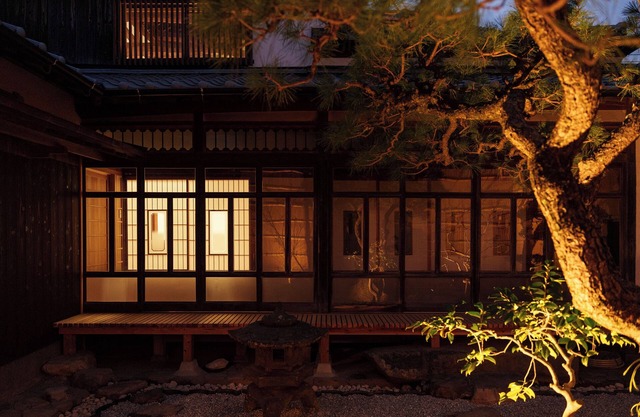 Itoshima Fukae Old Private House Inn Renovated from an old private house more than 100 years old.