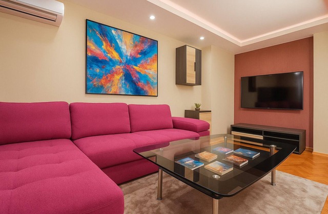 Ivy Central Apartment