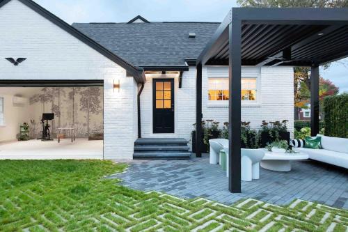 Ivy Grace - 4 Br, Stylish, Pet-friendly Retreat