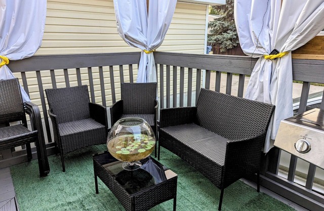 IvyRose-3 bedroom house with Gym, Sauna and Hot tub in Winnipeg