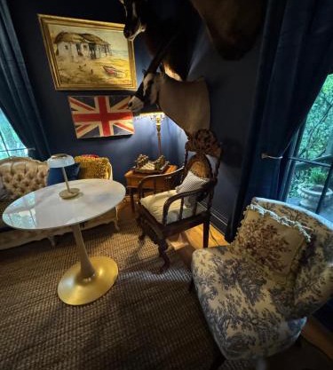 J and M on Capital Boutique Guesthouse