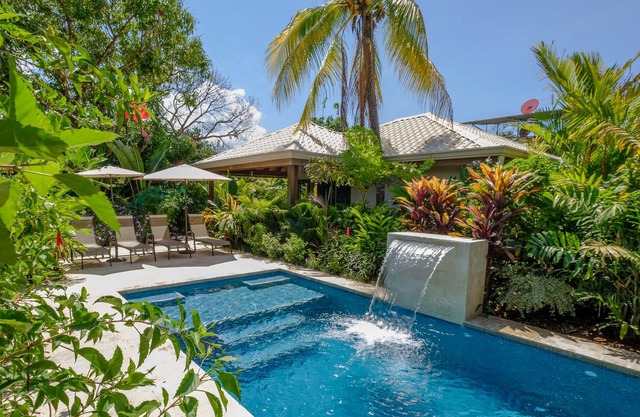 J5 Luxus 1 BDRM Villa Unglaublicher Garten & zu Fuß erreichbar