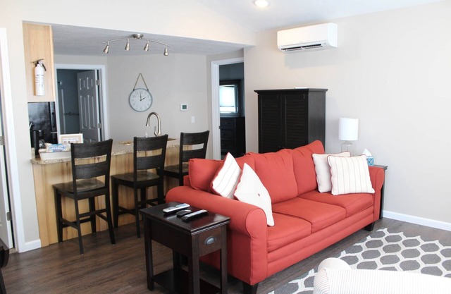 Jack's on the Bay, 2 Bedroom/1 Bath B