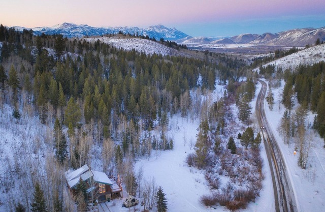 Jackson Hole Country Cabin in the Woods