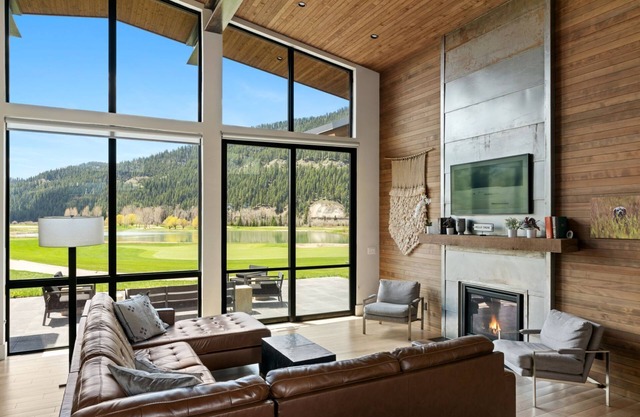 Jackson Hole Fairway Lodge 18