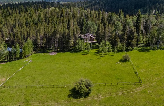 Jackson Hole (Wilson) private 3 Hektar großen Grundstück 1/4 Meile von Wilson (monatlich)