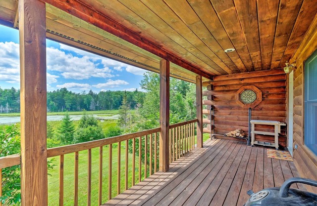 NEU! Jacksonville Cabin w / Wraparound Deck & Ansichten