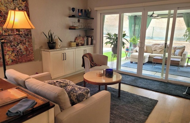 Jacuzzi, private yard, modern open kitchen. 1-6 months preferred.