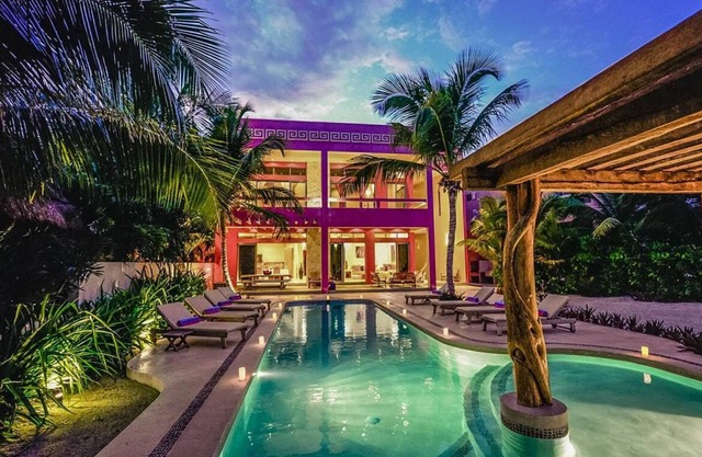 Jade Bay jewel, elegant beachfront villa with a heated pool!