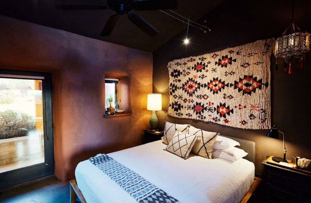 Boho Chic, Luxus Suite mit Kingsize-Bett, Außendusche, Badewanne und sternenklarem Bett