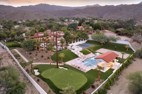 Jaguar Estate - Private Lush Estate with 2 Incredible Pools and Spas, Pickleball and Resort Style Yard