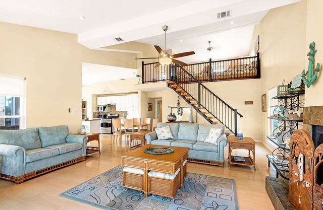 Jamaica Beach: Oasis, boat lift, kayaks, and more!
