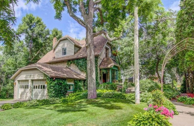James Mulvey Carriage House Inn