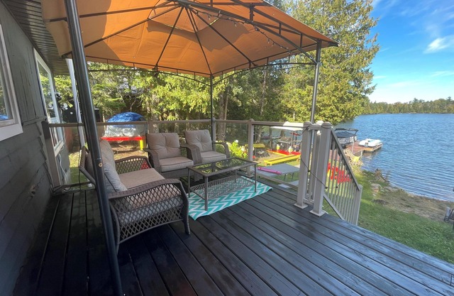 Jani's Lakeview Cottage, Jani's Lakeview Cottage 12-20 Guest
