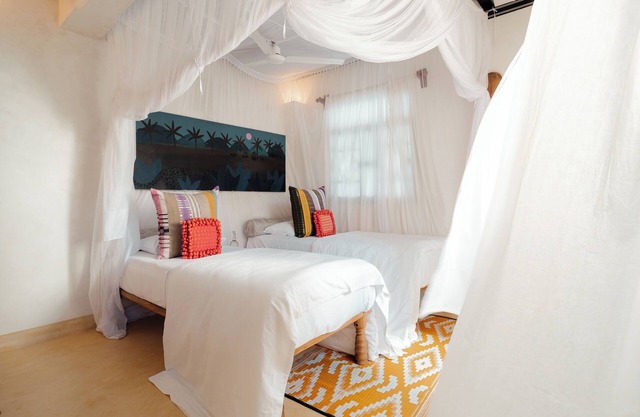 Jannah Suites Faza 2-bedroom apartment with WiFi, AC in picturesque Shela