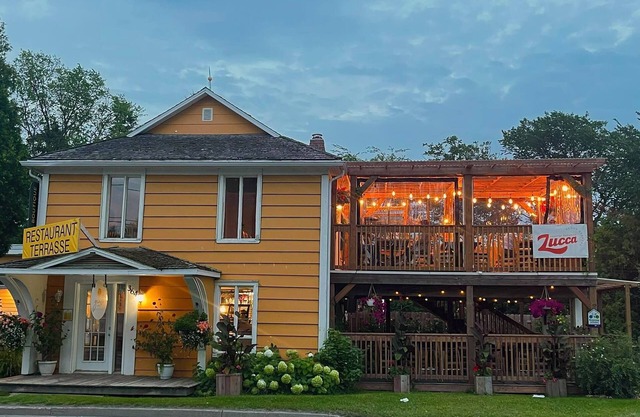 Jaune Hôtel Boutique