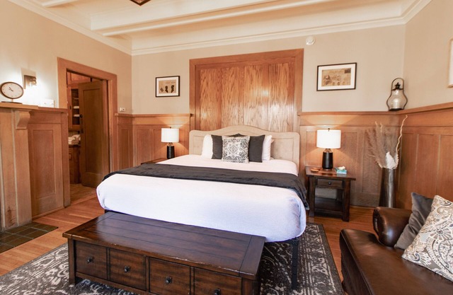 Jay Cooke Suite w/ Shared Patio & Sauna