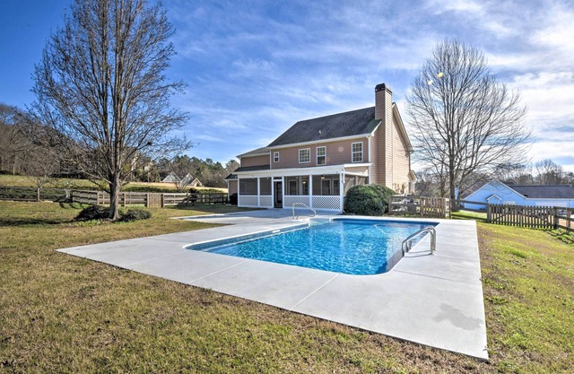 Jefferson Home w/ Screened Patio - on 1 Acre!