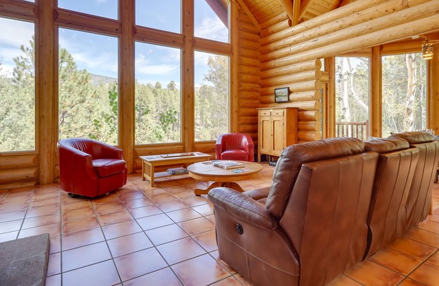 Jemez Springs Sanctuary: Mountain Views, Secluded