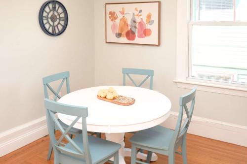 Jennifer's College Hill Apartment Close to Everything