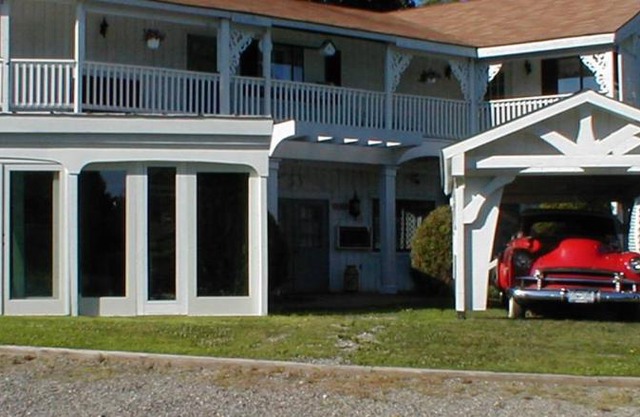 Jenny's Country Manor