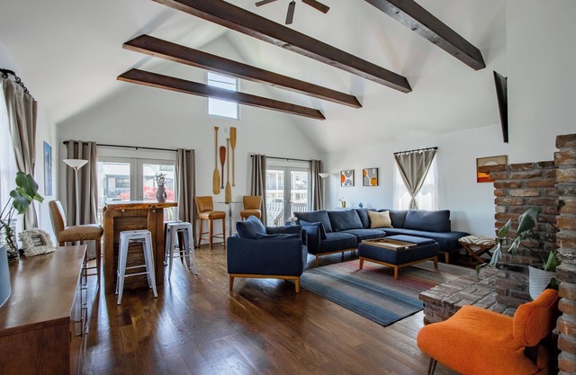 Family Friendly JerseyShoreHome–Walk 2Beach, Restaurants Shops, Parks, NYC Ferry