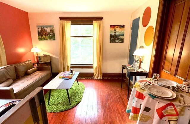 Jetson Suite at CrowNestFarm! Hiking and Wine Trails!