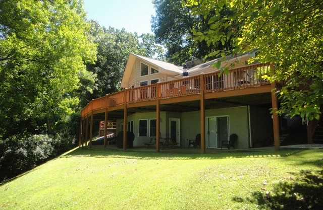 Jewel of Junaluska- Beautiful views of Lake Junaluska