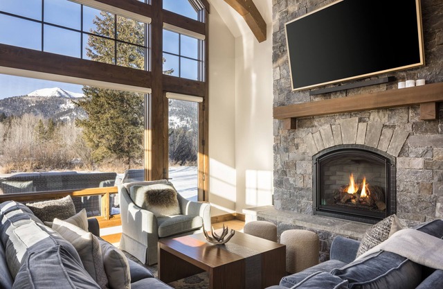 JHRL - Glory View - Beautiful home with Mountain Views
