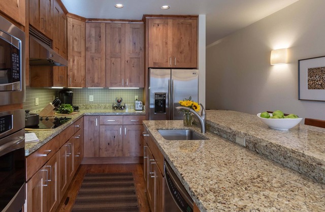 JHRL - Mystic Moose Townhome, Beautifully Renovated
