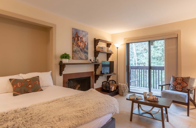 JHRL - Slopeside Sleeping Indian West #12