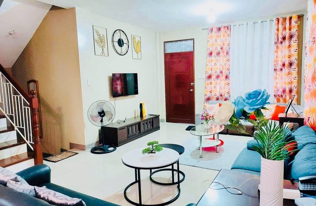 JimmyDi Sweet Home- With swimming pool, close to everything-12 min to the beach.