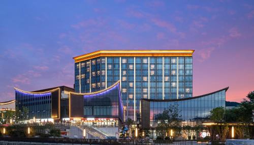 Jinhua Pan'an Baolong Yijun Hotel