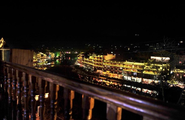 Jiuqi Guest House (九栖客栈)