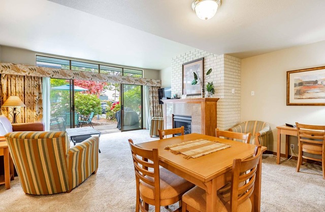 Jacobs Landing 305 Greenbelt 2 Bedroom Condo