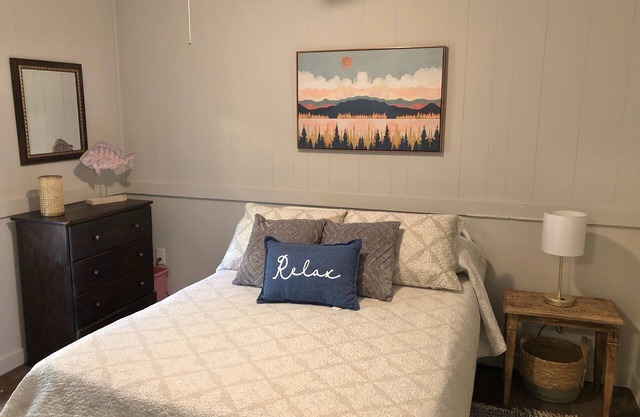 Jocasee Landing Lake Cottage - 1 mi from boat ramp!