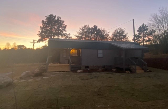 Jocassee Valley cabin- Free Park Pass