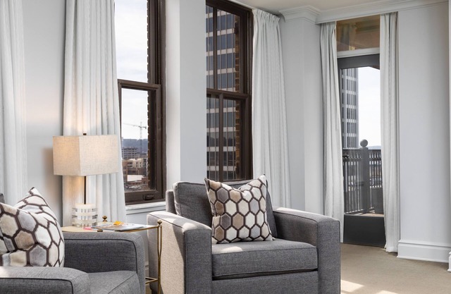 John Hand Club Hotel