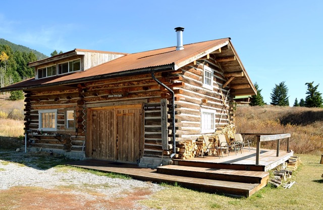 Johnson Creek Cabin * Outstanding Views * 5 Acres of Social Distancing * Sleeps8