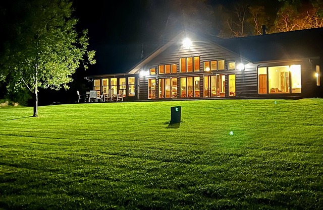 JOHNSON LAKE LANDING - Group Retreat with Private Boat Launch, Centrally Located