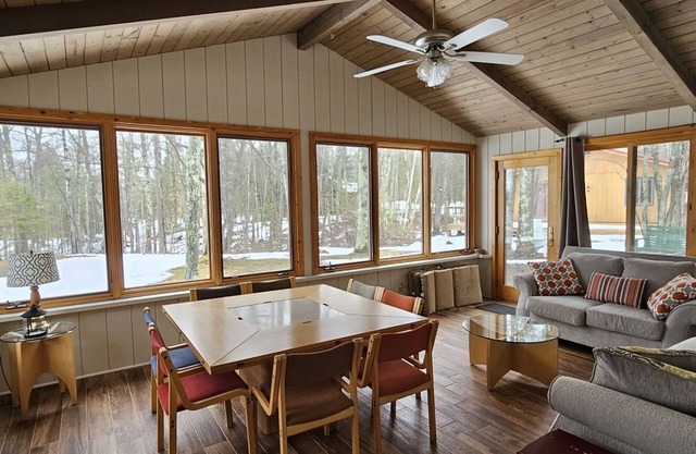 Johnston`s Golf Cottage - Madeline Island Golf Retreat Close to Town