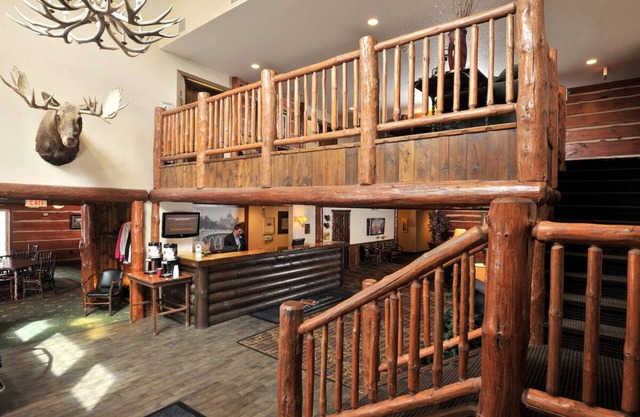 Johnston’s Rustic Refuge: Hot Breakfast w/ Homestyle Comfort | 3 Units